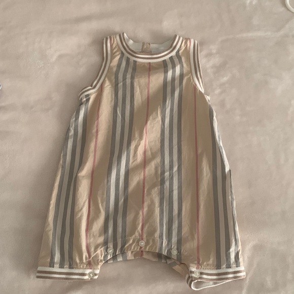 Burberry baby romper
